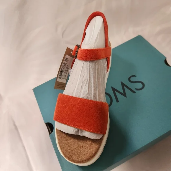 TOMS Brynn Platform Sandals in flame suede - Picture 3 of 9
